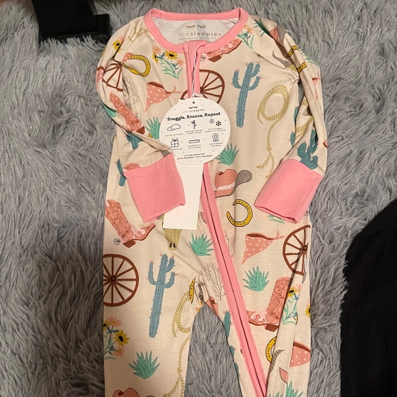 Pink ready to rodeo little sleepies zippy - Picture 1 of 1